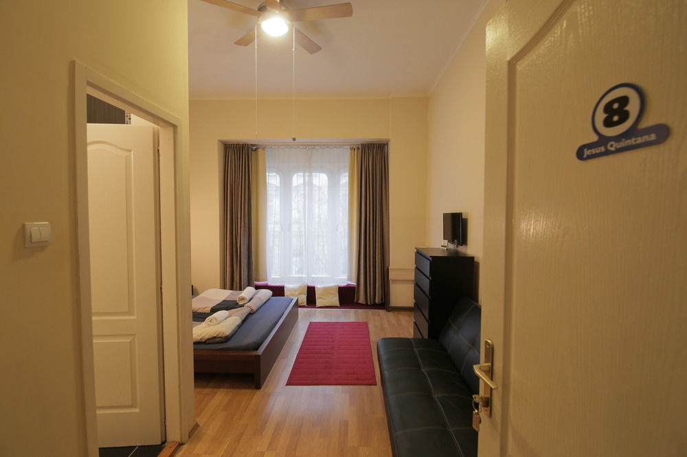Maverick Apartments Budapest Bagian luar foto